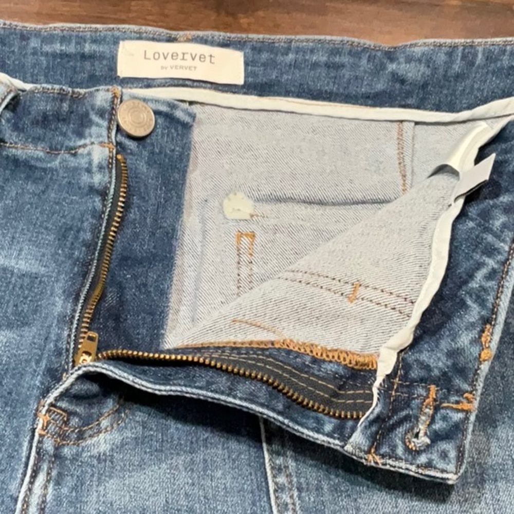 Lovervet High Rise Crop Jeans, EUC - Picture 9 of 9
